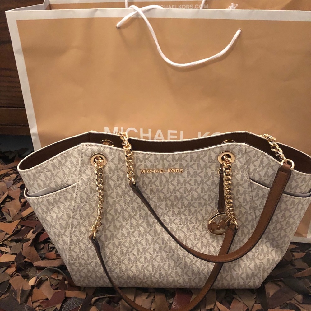 Authentic NEW Michael Kors Purse